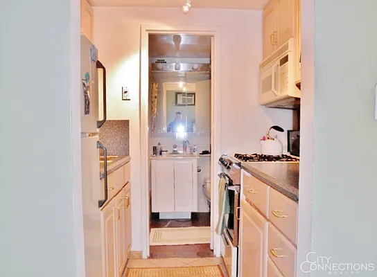 Rented by City Connections Realty | media 45