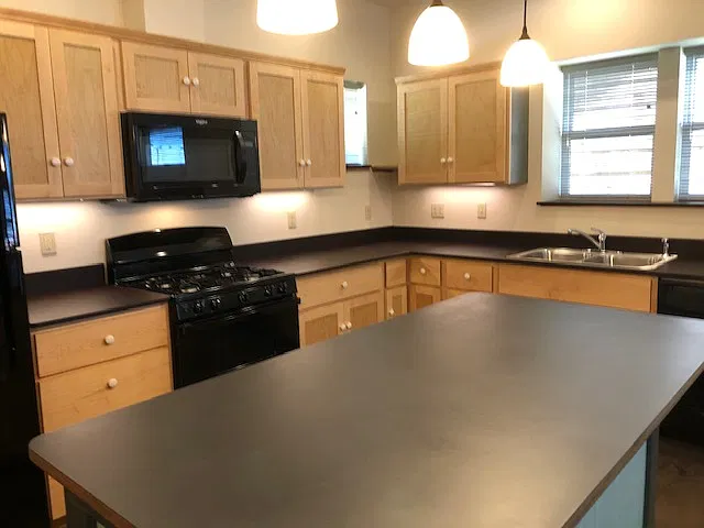 1 bed, 750 sqft, $1,680 — Photo 2