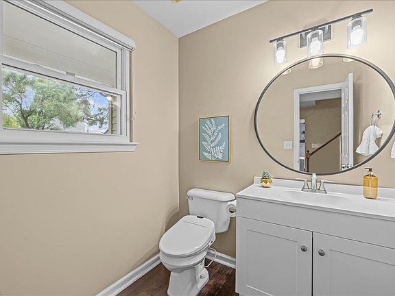 4th image of 505 Sandy Hill Way