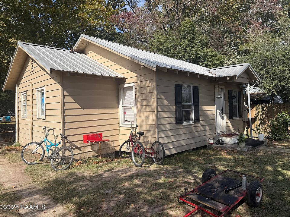 2nd image of 811 N 3rd St