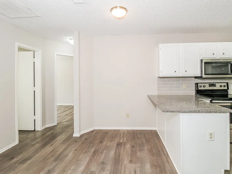7900 Flowertree Ct — Photo 8