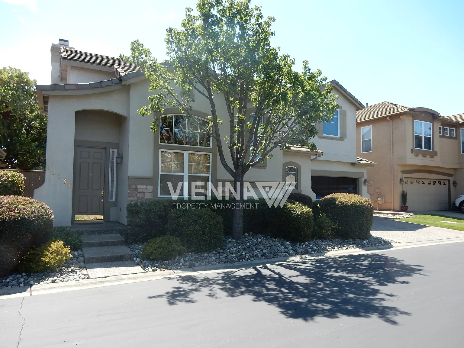 3 bed, 2.0 bath, 1895 sqft, $2,680 — Photo 1