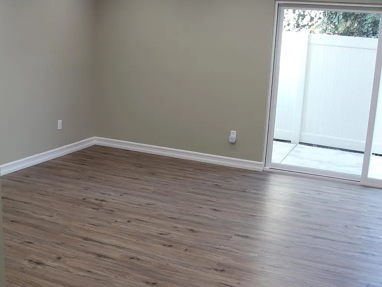 15431 Huston St — Photo 11