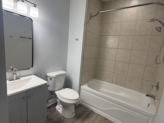 5th image of 1500 S Halsted St APT 1A