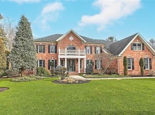 55 Lenihan Ln, East Greenwich, RI 02818