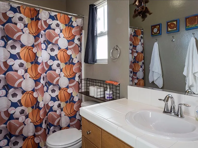 10586 N Whitney Ave — Photo 6