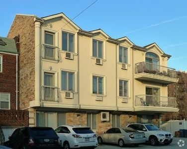 2400 E 4th St #1B, Brooklyn, NY, 11223