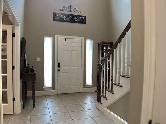 5th image of 812 Keble Ln