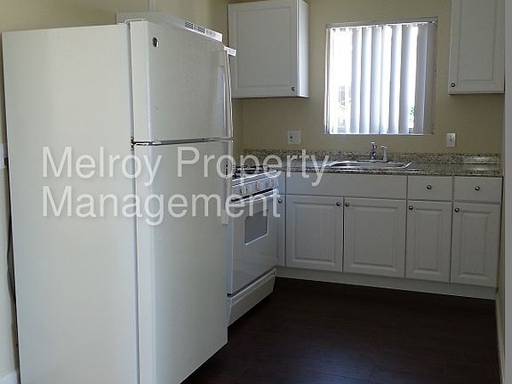 4th image of 2123 1/2 Grand Ave