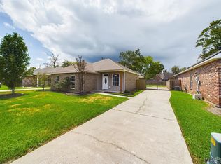 14297 Whispering Oaks Dr, Gonzales, LA 70737