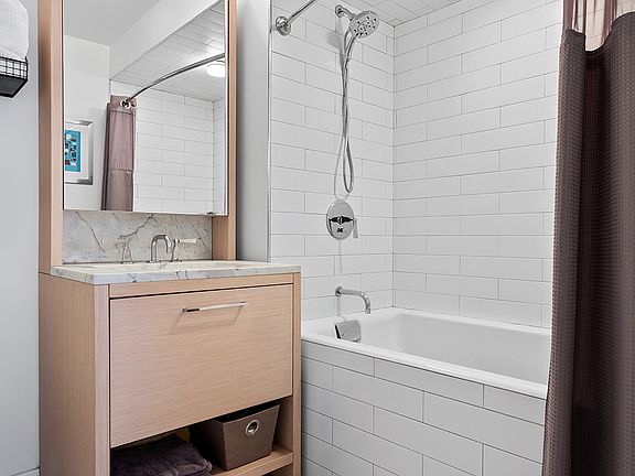 4th image of 101 W 87th St APT 706