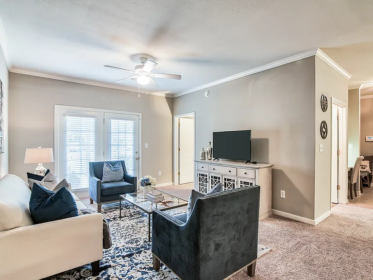 Cypress Lake Apartments — Photo 3