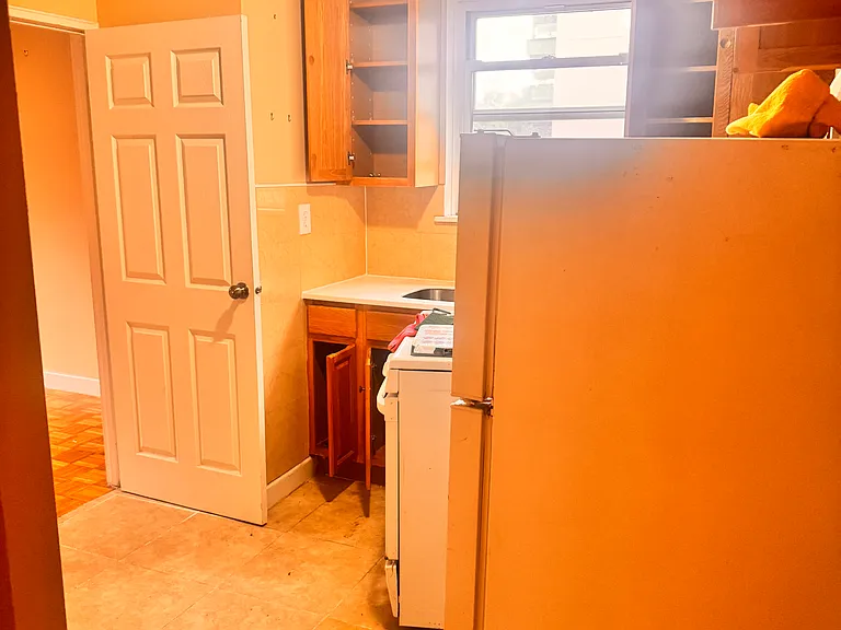 4430 Douglaston Pkwy #2J — Photo 12