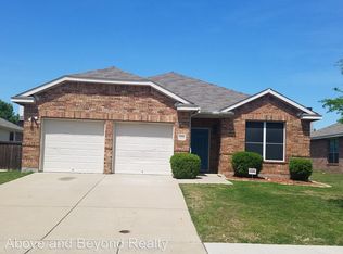 2828 Park Springs Dr, Grand Prairie, TX 75052