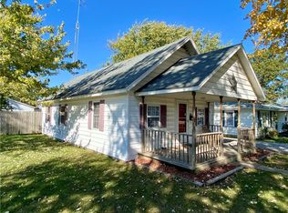 809 SW 3rd St, Casey, IL 62420