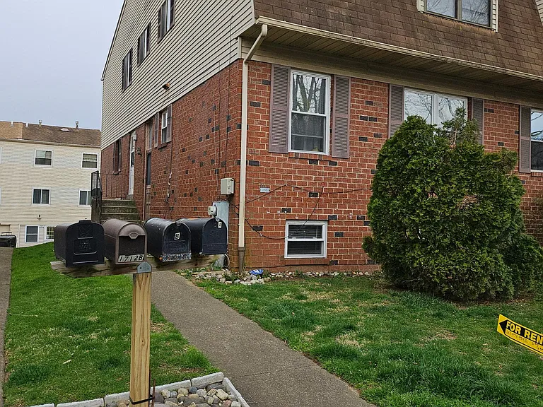 1710 Tracey St #B — Photo 34