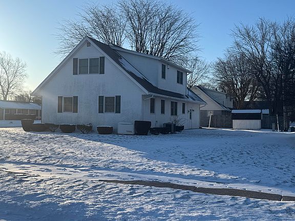 3rd image of 308 Dogwood Dr
