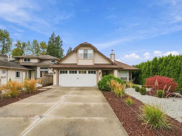 12179 McMyn Ave, Pitt Meadows, BC V3Y 1C8