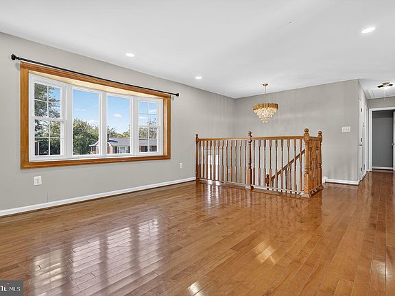 2nd image of 4736 Kirkdale Dr