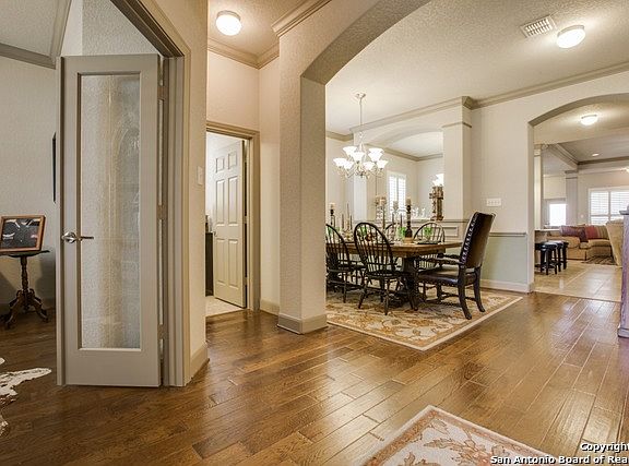 5th image of 18107 Branson Fls