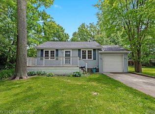 3167 Warick Rd, Royal Oak, MI 48073