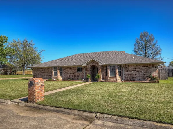 1413 Live Oak St, Sulphur Springs, TX 75482