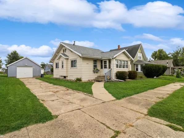109 N 19th St, Marshalltown, IA 50158