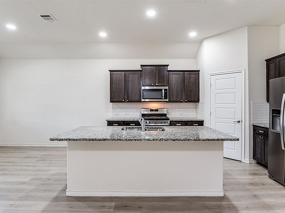 3rd image of 2908 Frio Rd