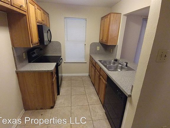 3rd image of 1523 Sunrise Ln
