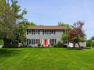 14 Walker Dr, Hillsborough, NJ 08844