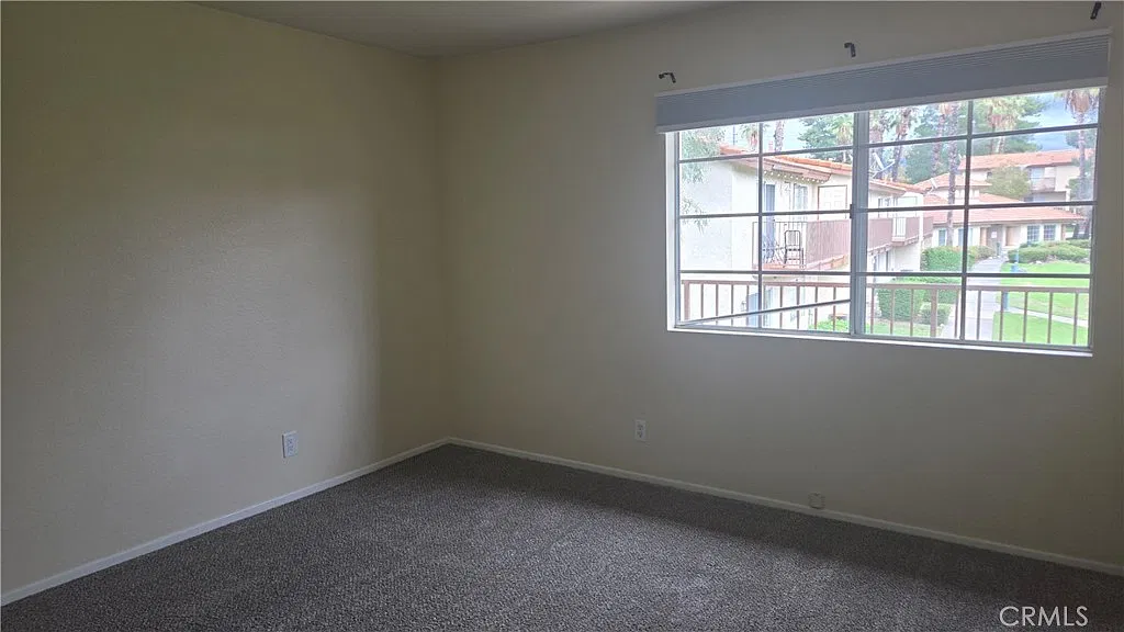 3 bed, 944 sqft, $2,295 — Photo 4
