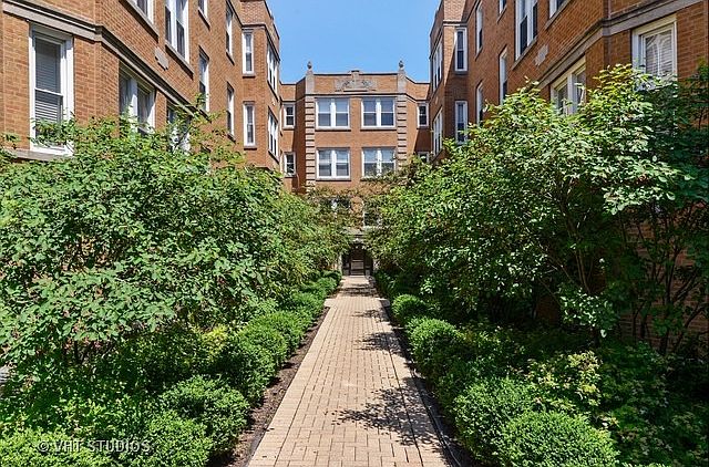 1st image of 532 W Belmont Ave APT 3N