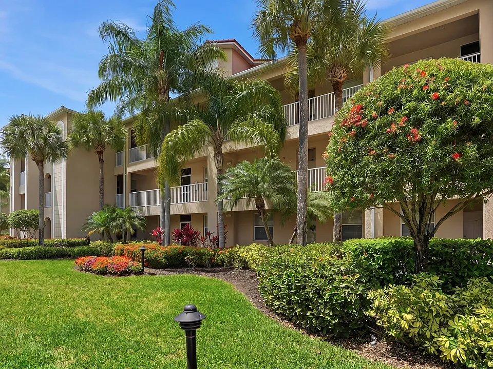 2730 Cypress Trace Cir #1