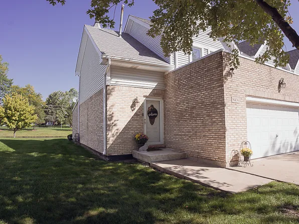 9406 Lindsay St, Orland Hills, IL 60487