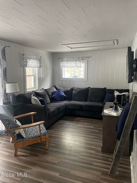 3rd image of 123 Circle Drive