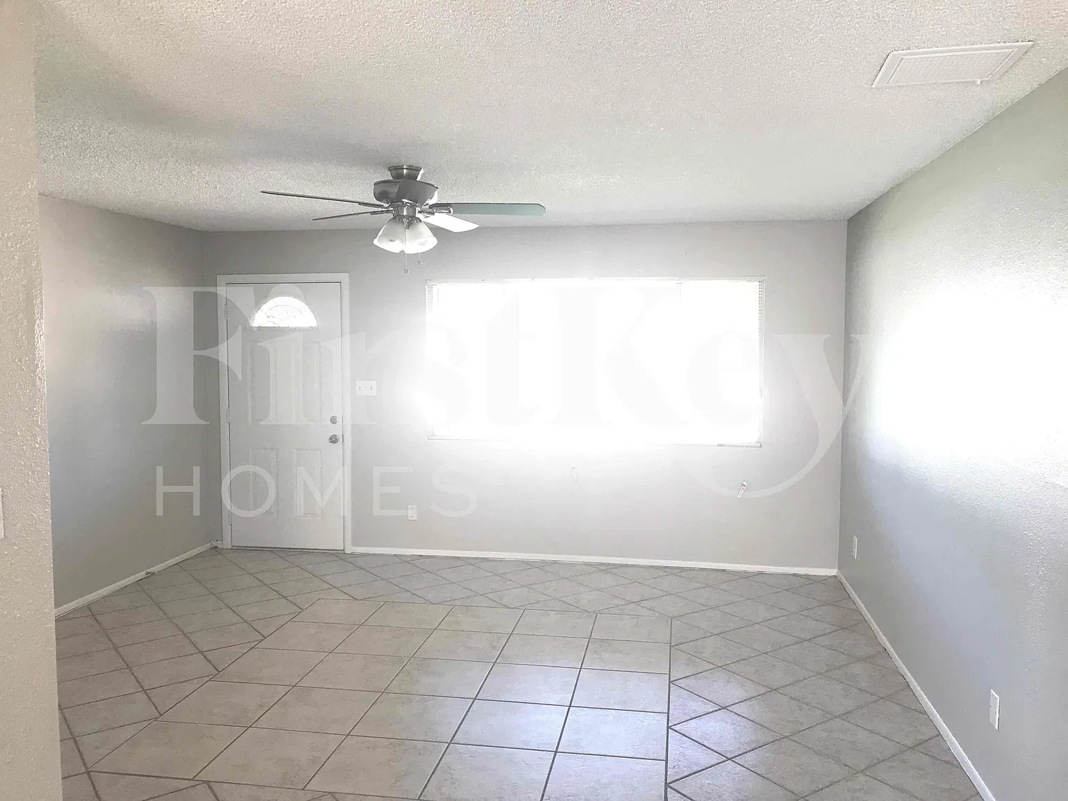 4 bed, 2.0 bath, 1436 sqft, $2,410 — Photo 2