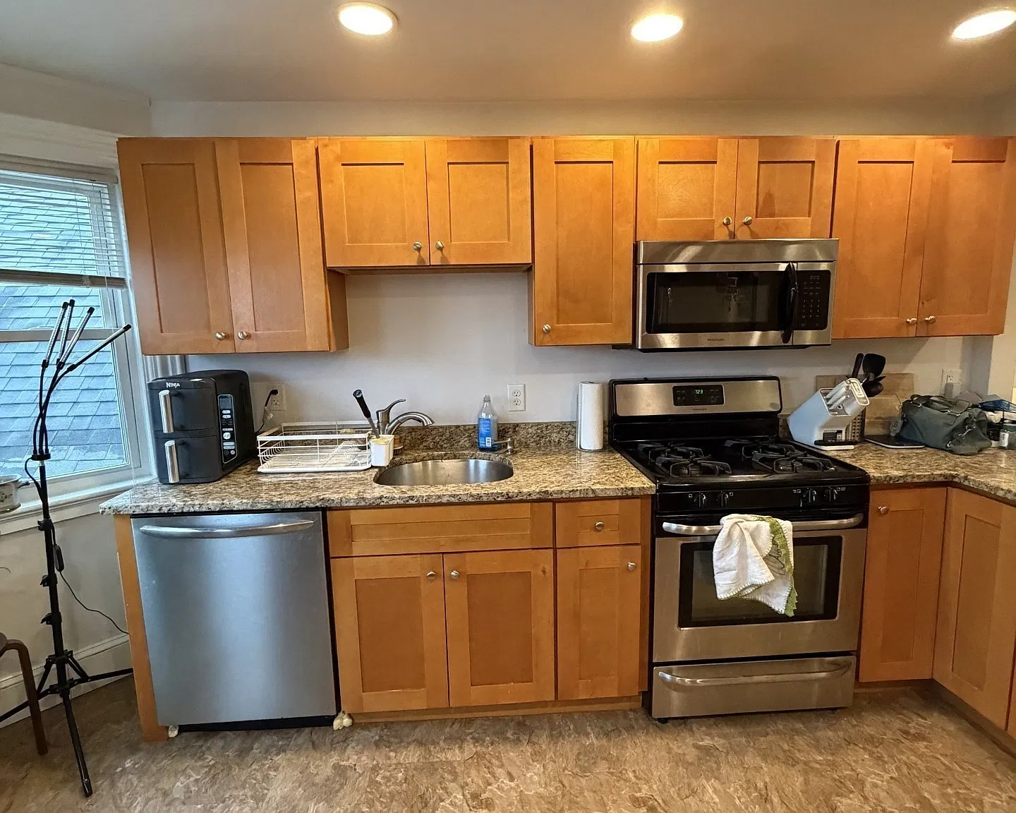 1 bed, 1.0 bath, 700 sqft, $1,700 — Photo 2