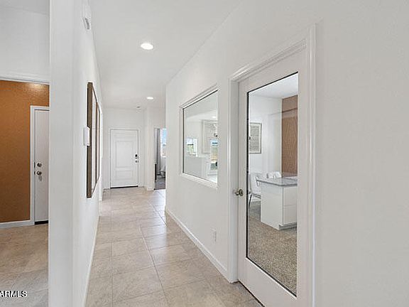 4th image of 1527 E Lardner Dr
