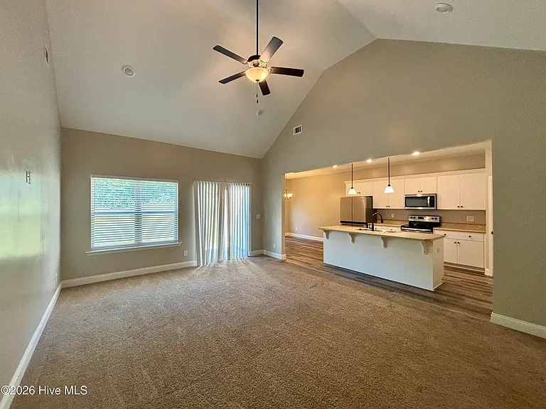 214 McDuffie Cir — Photo 7