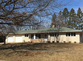 508 W 1st St, Mount Morris, IL 61054