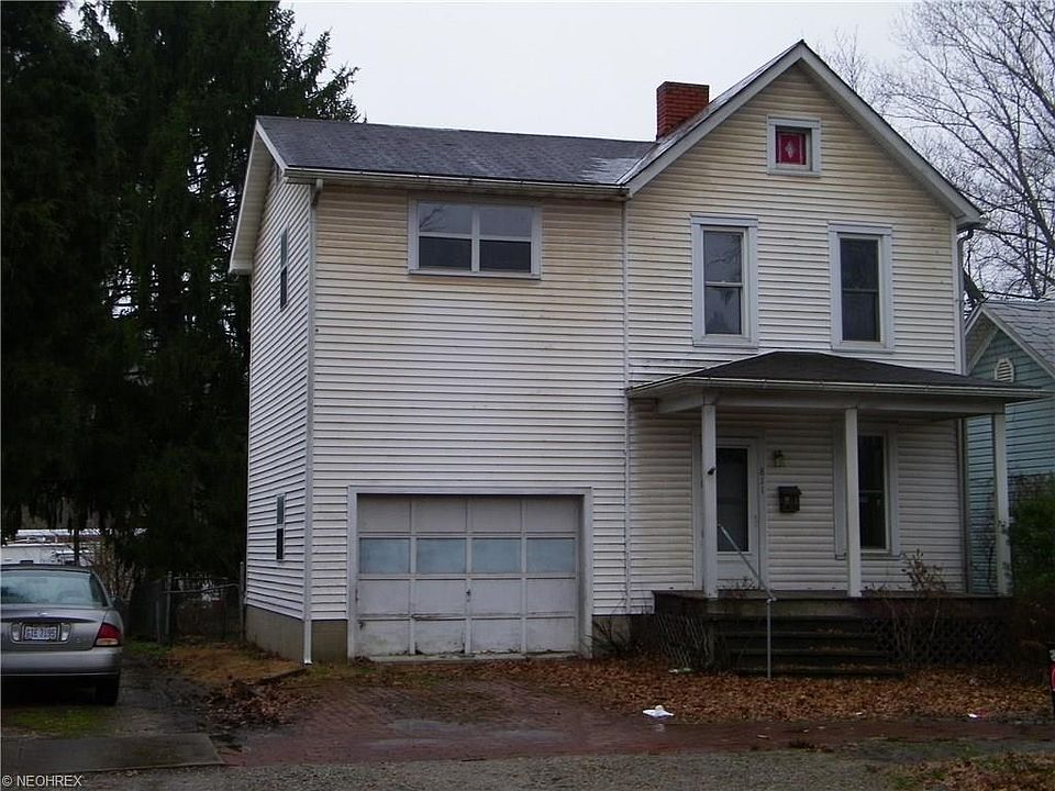 1st image of 811 Front St