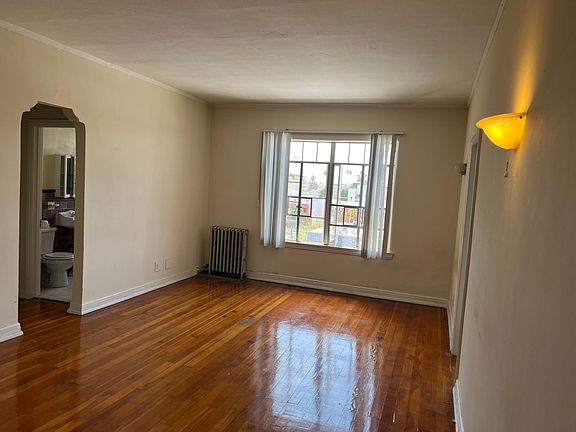 3rd image of 621C S Gramercy Pl #L400