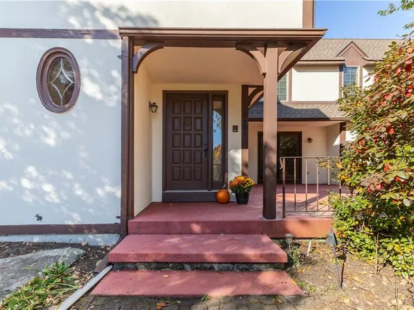 1301 Stony Ln, North Kingstown, RI 02852