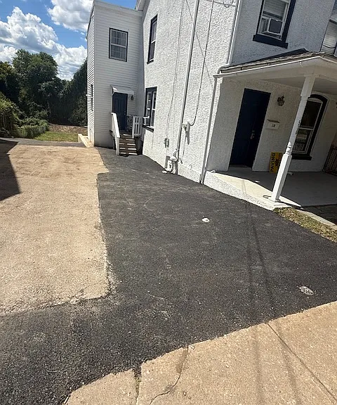 530 W Elm St — Photo 20
