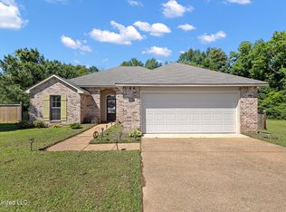 217 Belle Chasse Cir, Jackson, MS 39212
