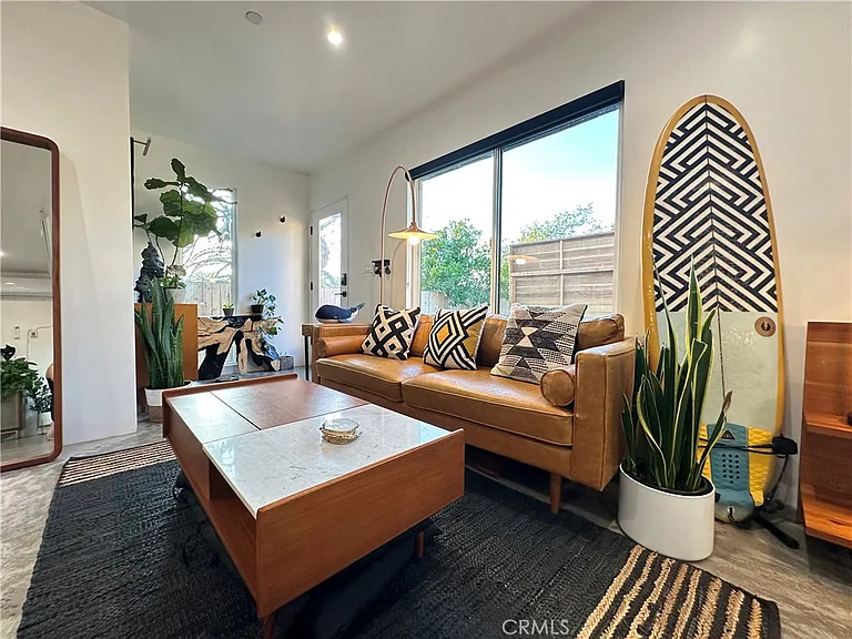 6156 Burwood Ave — Photo 10