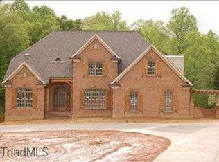 8973 Centergrove Place Dr, Clemmons, NC 27012