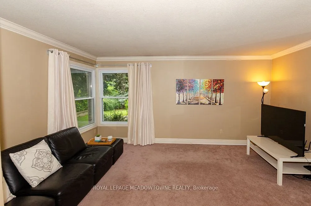 3 bed, $3,000 — Photo 4