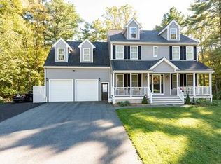 2 Oak St, Holbrook, MA 02343