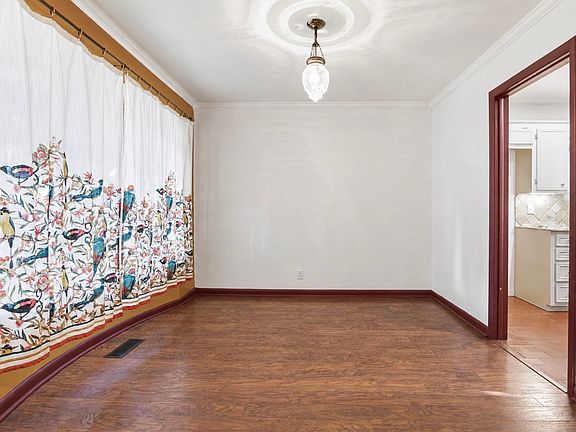 5th image of 4631 S Maplewood Ave
